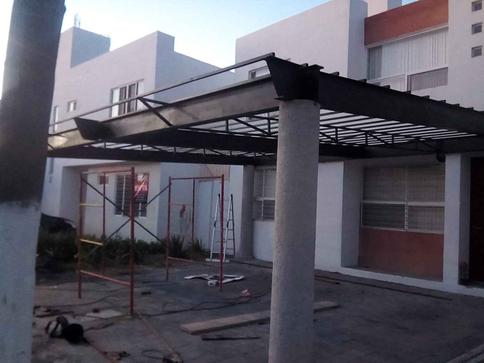 Estructura metálica en instalación publicada en su sitio